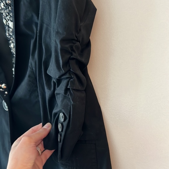 Blazer - Picture 3 of 5